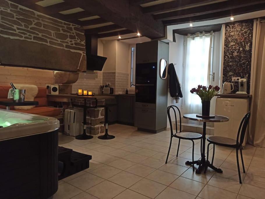 L'Etreinte, Gite De Charme Avec Jacuzzi Interieur Et Sauna Guéméné-sur-Scorff Εξωτερικό φωτογραφία