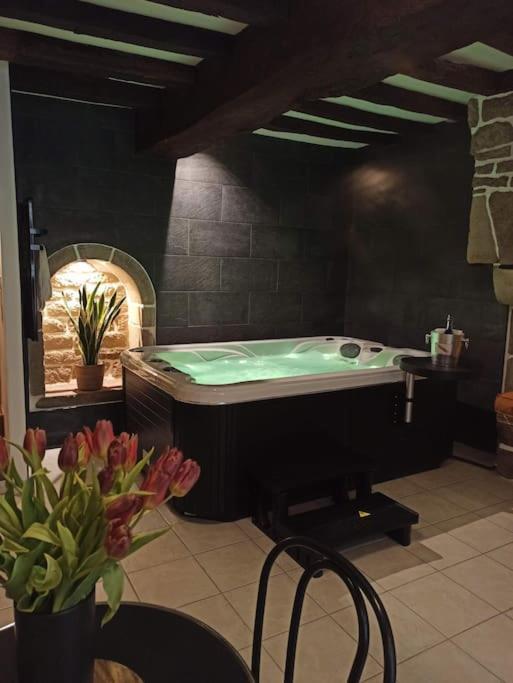 L'Etreinte, Gite De Charme Avec Jacuzzi Interieur Et Sauna Guéméné-sur-Scorff Εξωτερικό φωτογραφία